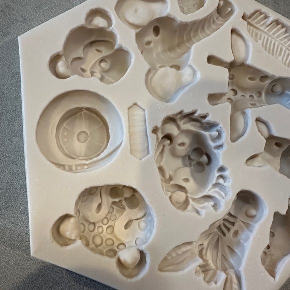 Safari Animal Baking Fondant Silicone Mold Lion Elephant Monkey Giraffe - Picture 3 of 3